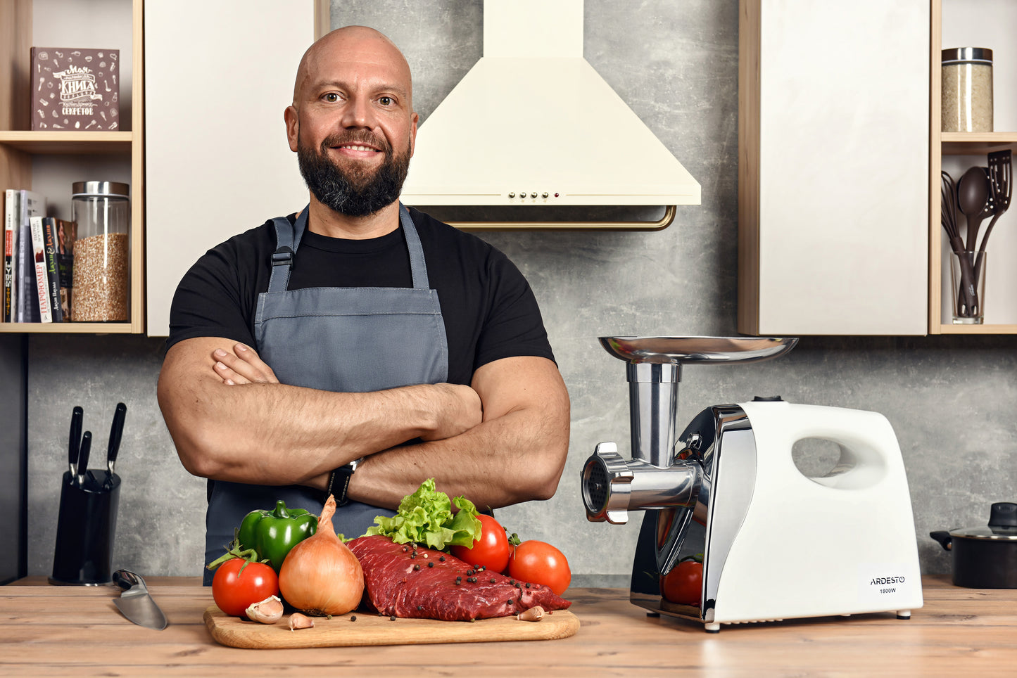 ARDESTO MGL-2050R meat grinder with a power of 1800 W