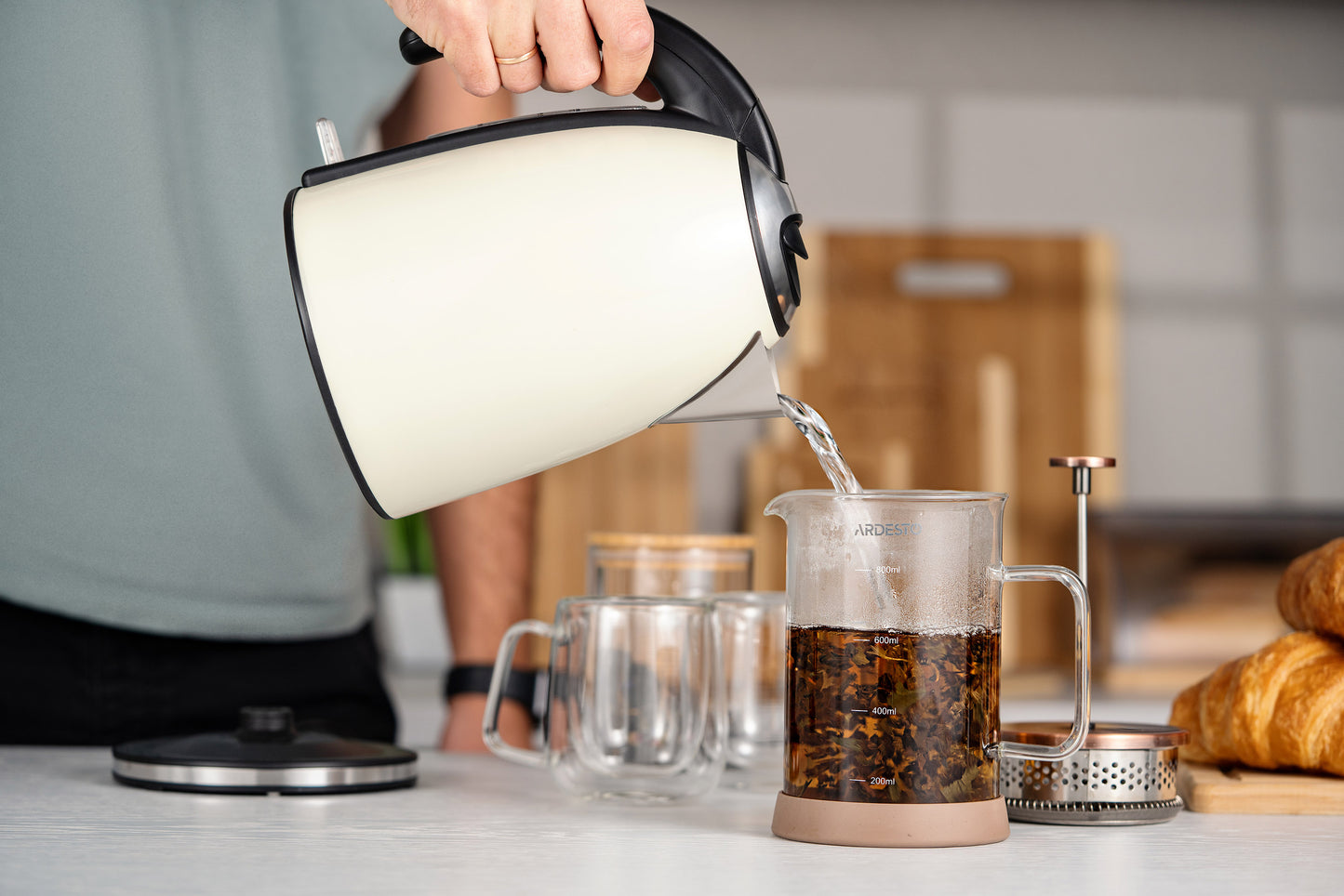 Ardesto Electric kettle    EKL-F340BG, 1,7L, metal, gloss, STRIX, beige