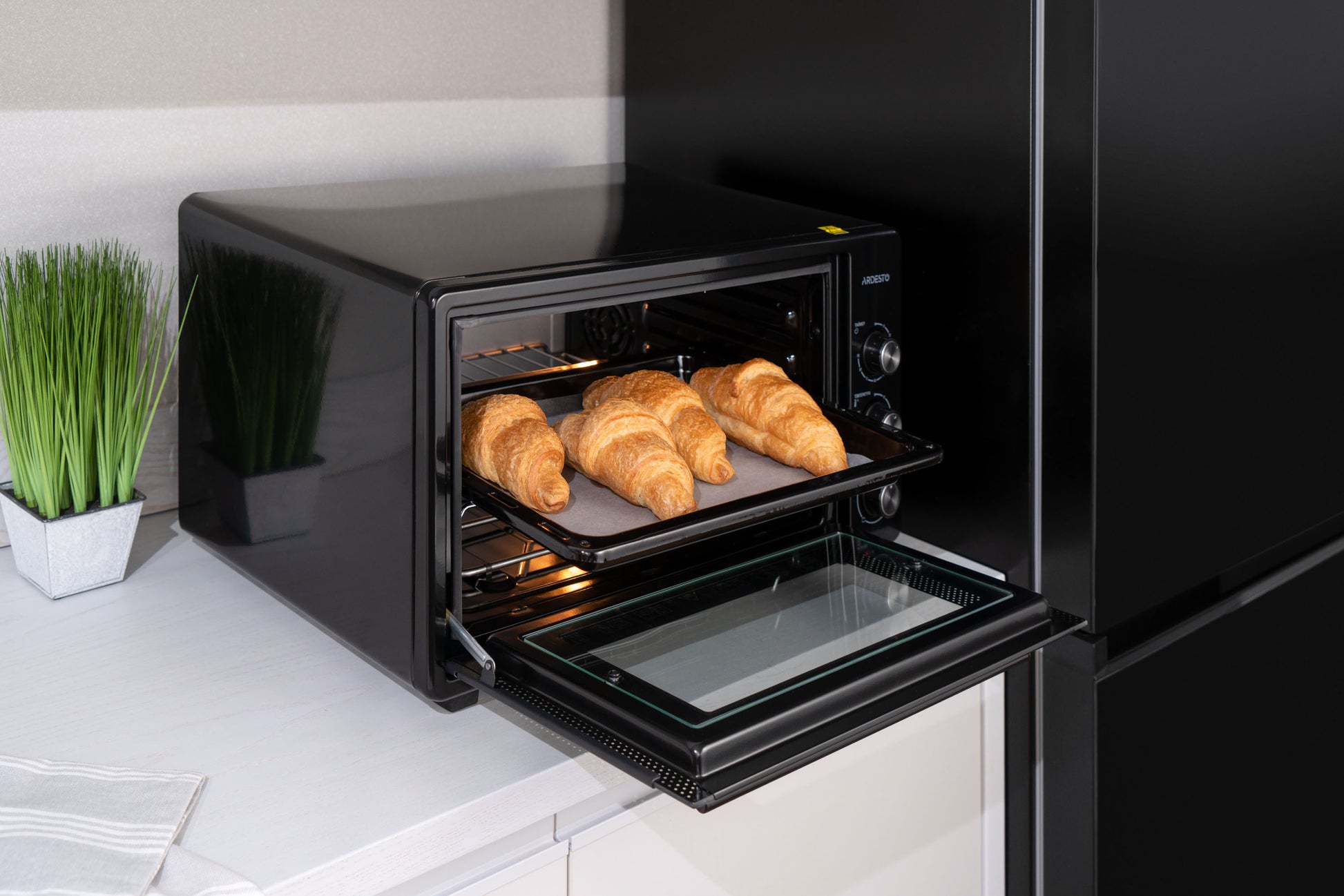 Ardesto Mini Electrical Oven MEO-S40GB black