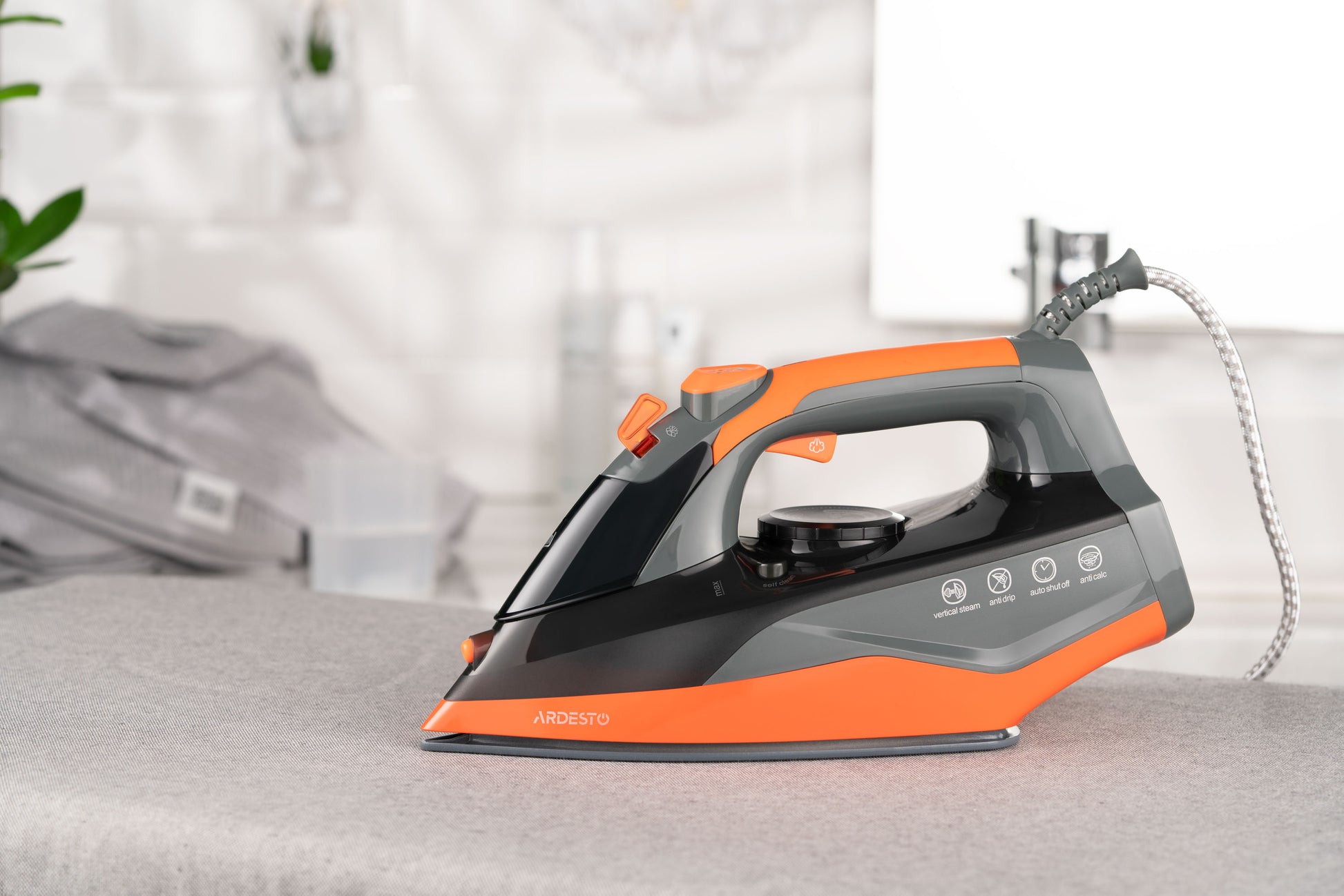 Ardesto Iron  IR-C2233-GR, 2200W, 340ml, steam boost, ceramic soleplate, black-orange