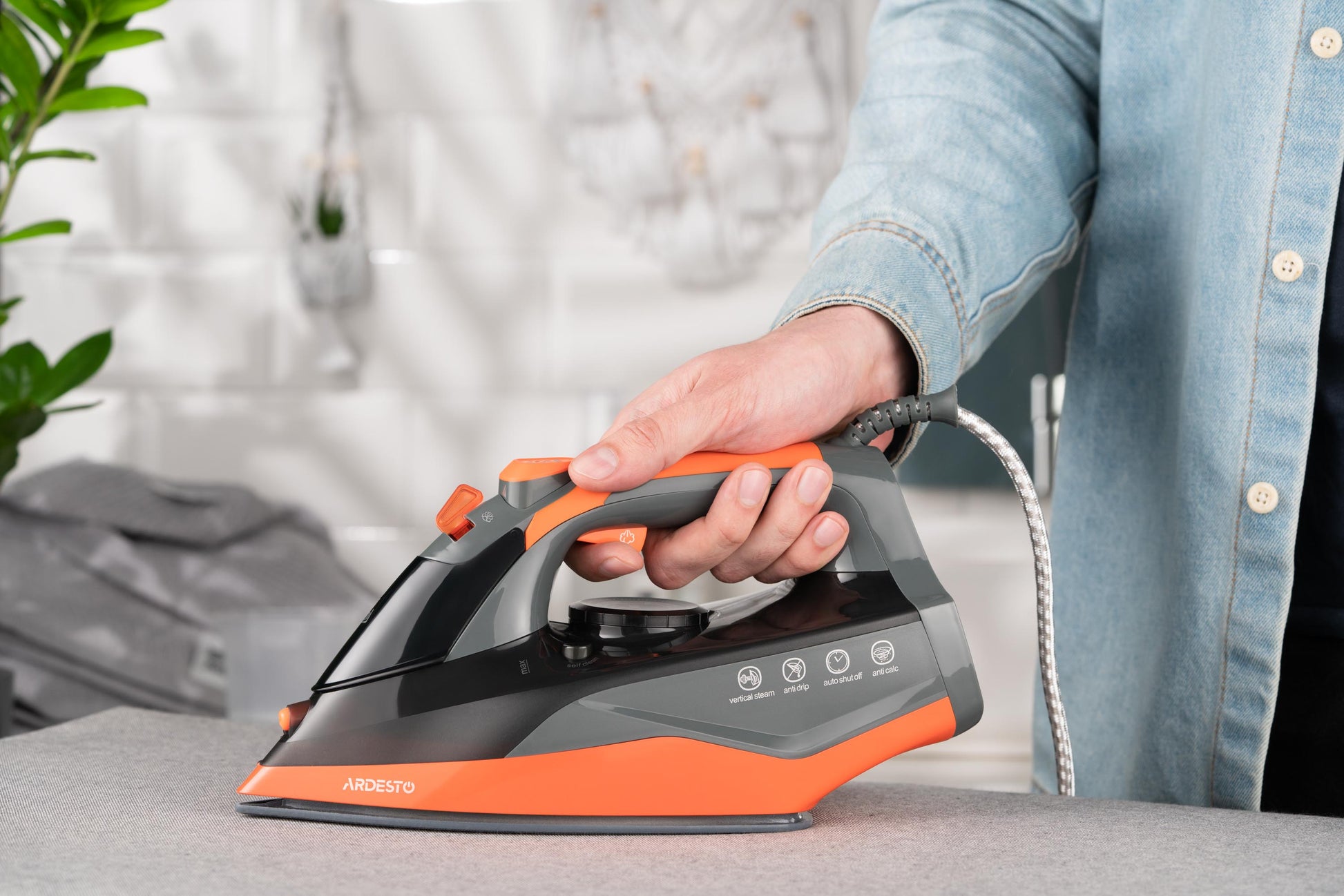Ardesto Iron  IR-C2233-GR, 2200W, 340ml, steam boost, ceramic soleplate, black-orange