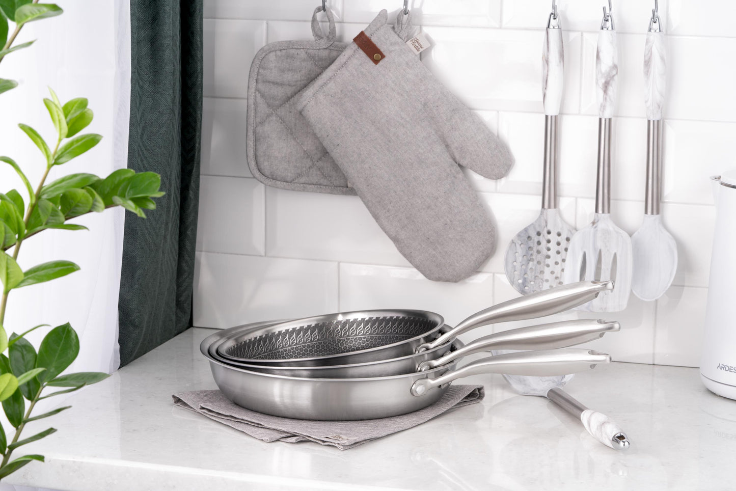 Ardesto Fry pan Black Mars Avior, 24cm, Triply stainless steel
