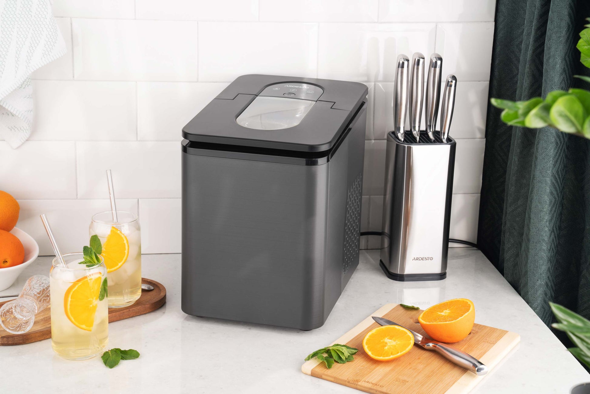 Ardesto Ice maker household, 12kg/day, 1.8L, black