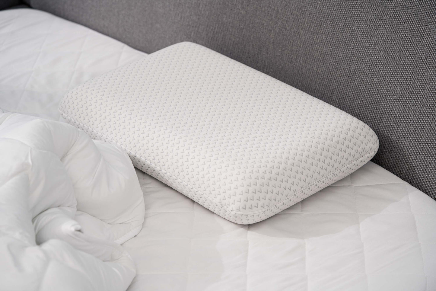 Ardesto Classic pillow Sleepwell, 60х40х12cm, aircell memory foam, white