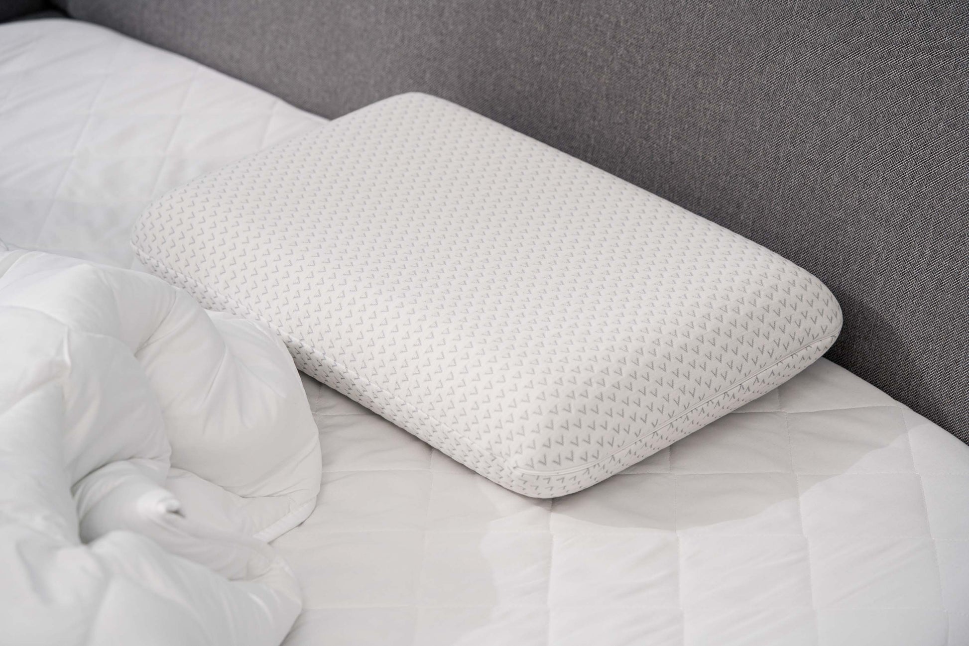 Ardesto Classic pillow Sleepwell, 60х40х12cm, aircell memory foam, white