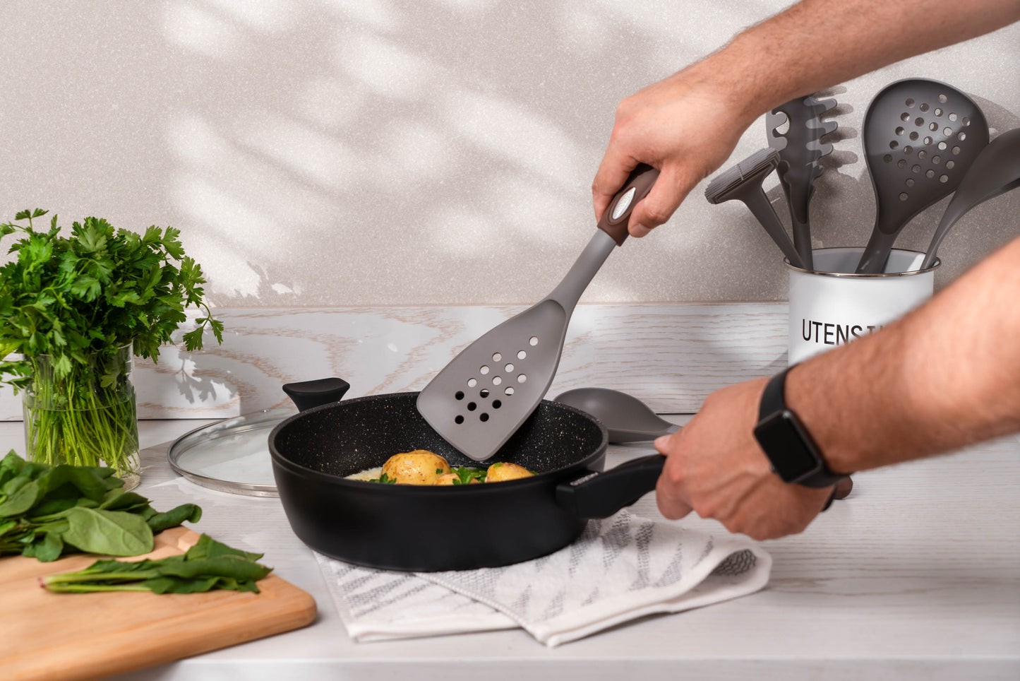 Ardesto Deep Fry pan with lid Gemini Livorno, 24cm, aluminium, black