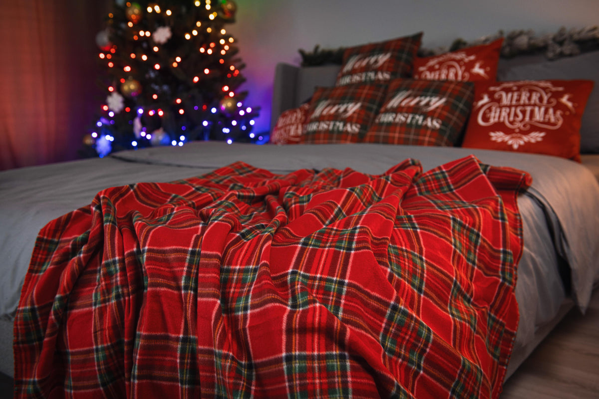Ardesto Christmas Fleece blanket 130x160cm, 100% polyester, classic tartan