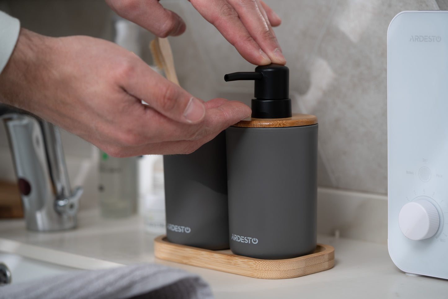 ARDESTO Bathroom set Minimalism 360ml, 3 items, polypropylene, bamboo, dark grey 767637180702