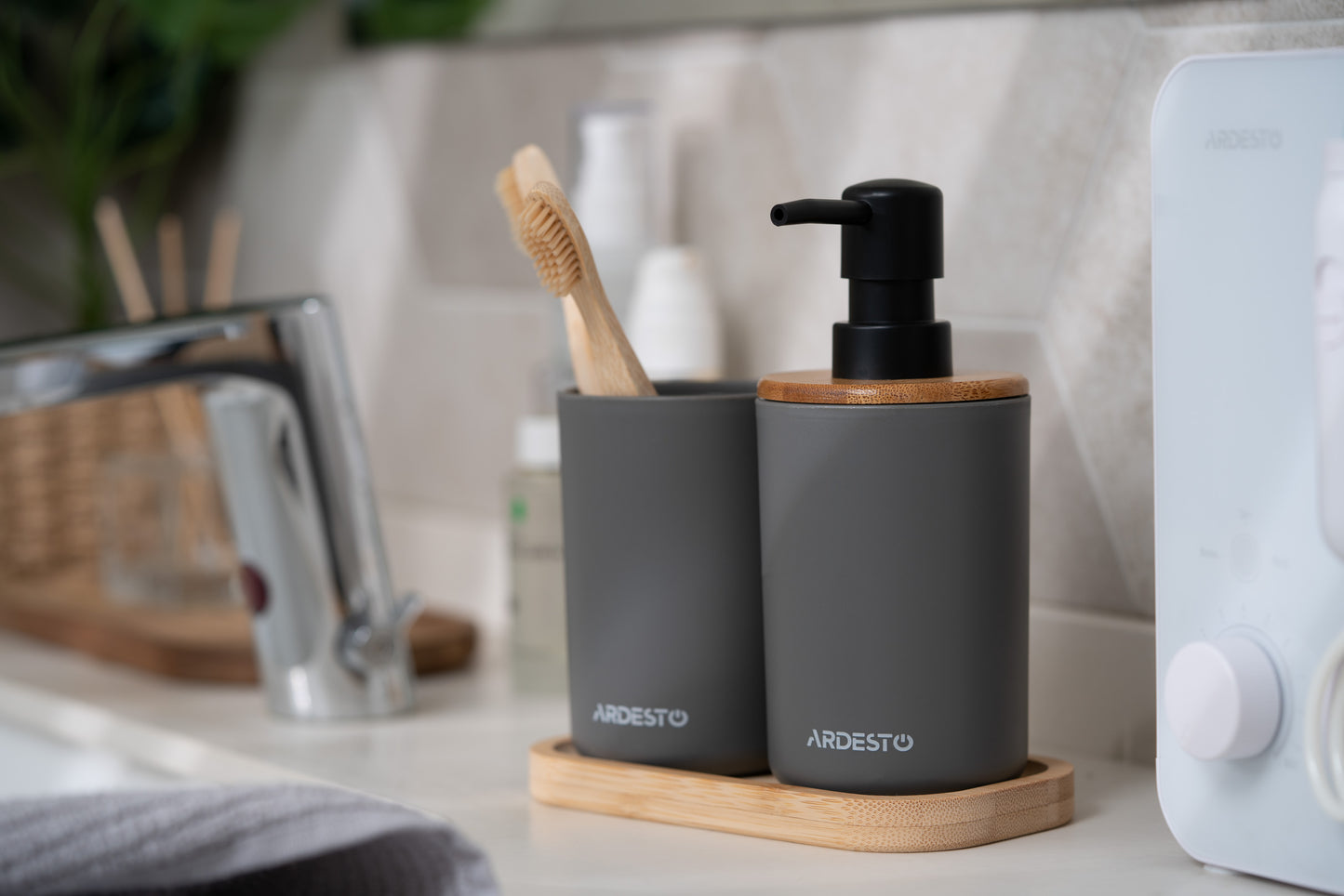 ARDESTO Bathroom set Minimalism 360ml, 3 items, polypropylene, bamboo, dark grey 767637180702