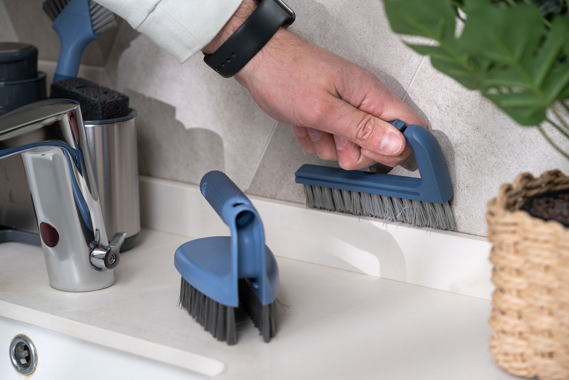 Ardesto Washing brush 2 in 1 13.9x7x9cm, plastic, blue