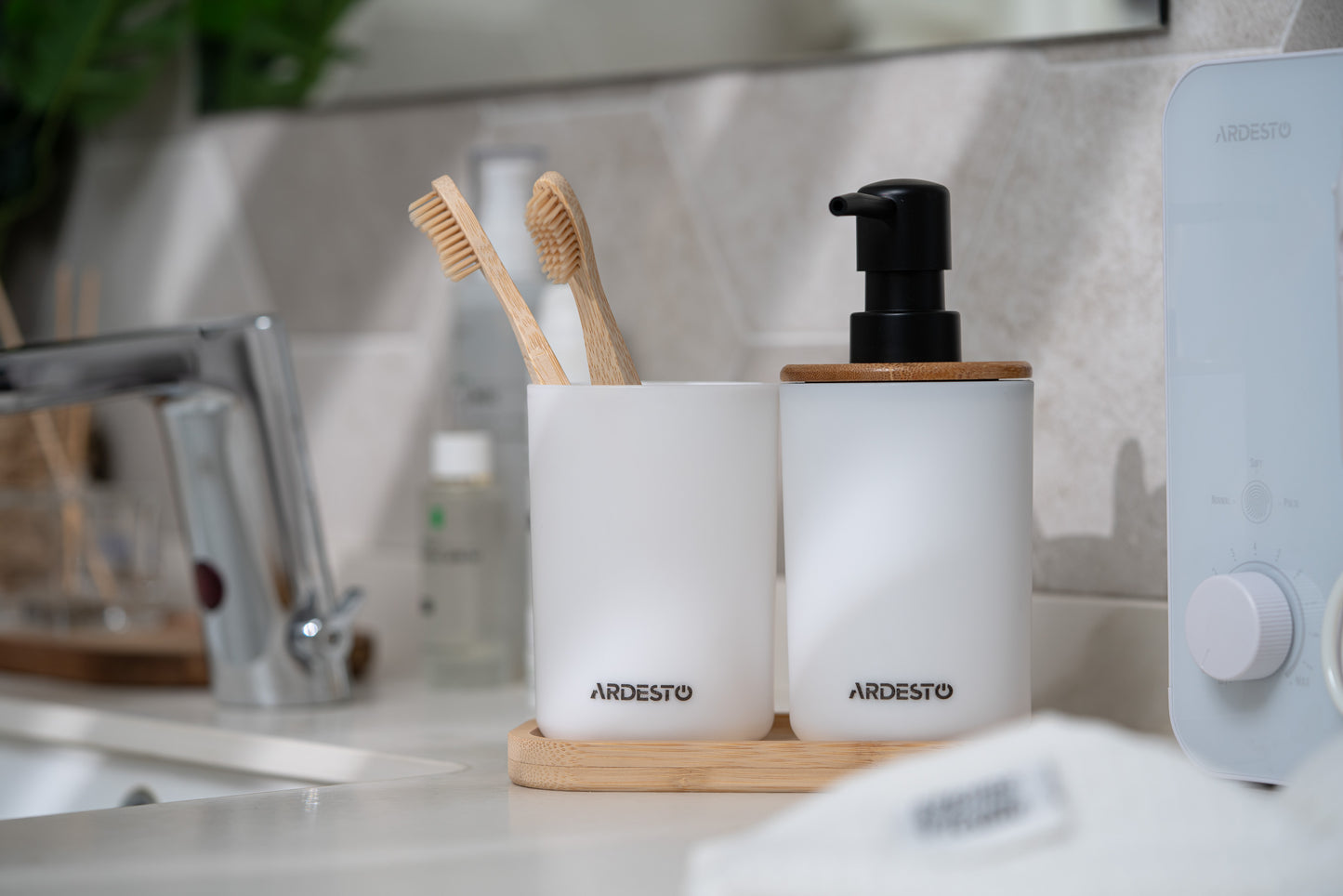 ARDESTO Bathroom set Minimalism 360ml, 3 items, polypropylene, bamboo, white 767637180696