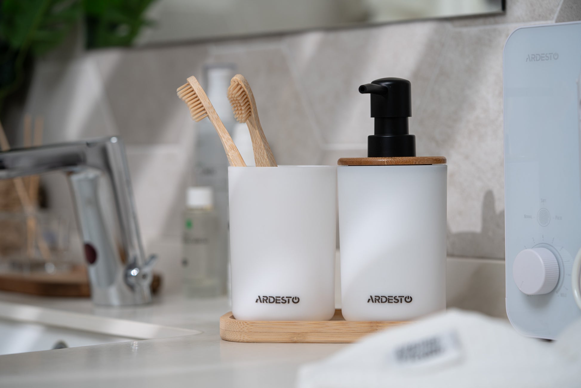 ARDESTO Bathroom set Minimalism 360ml, 3 items, polypropylene, bamboo, white 767637180696